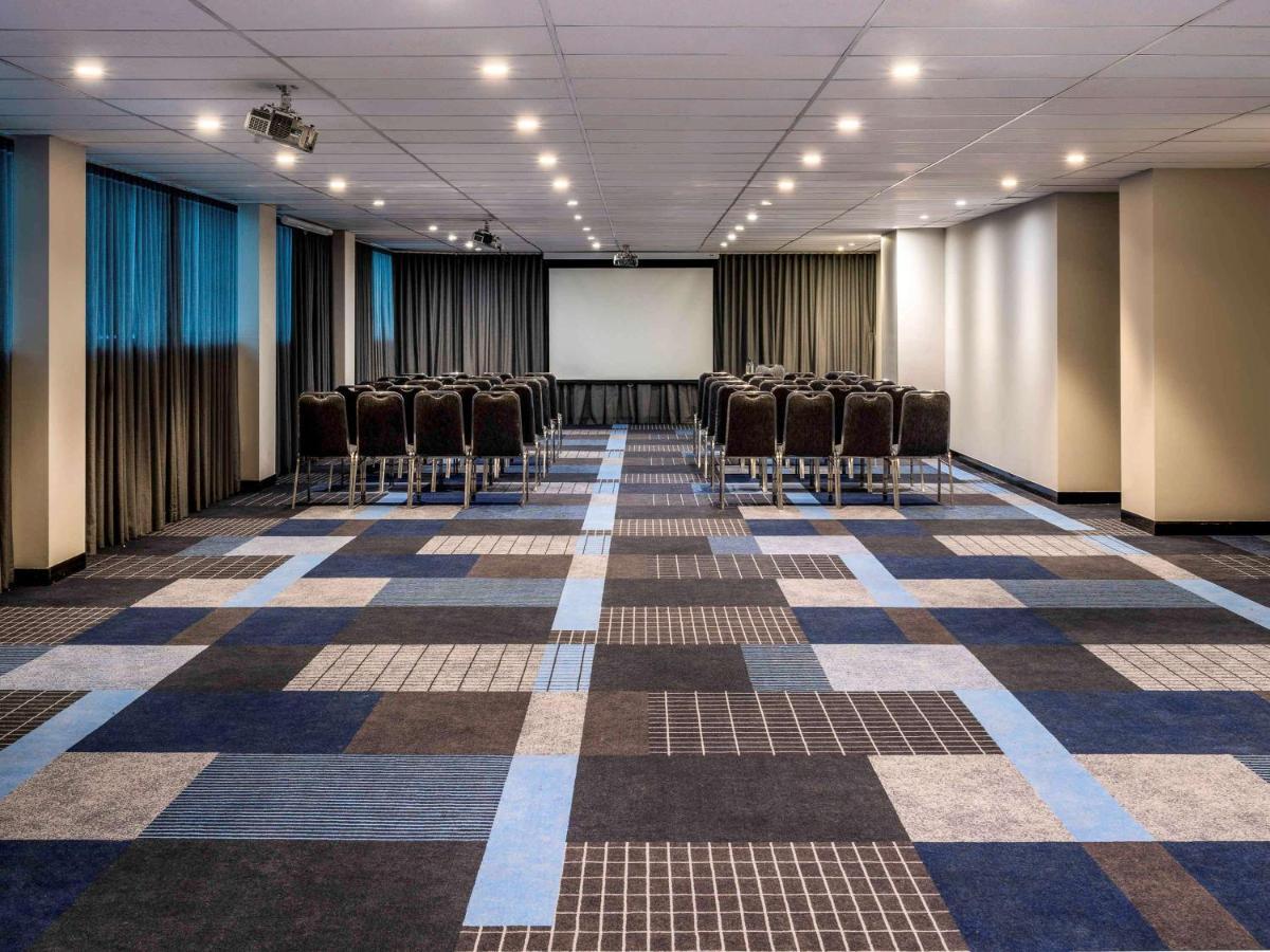 Novotel Melbourne Preston Exterior foto